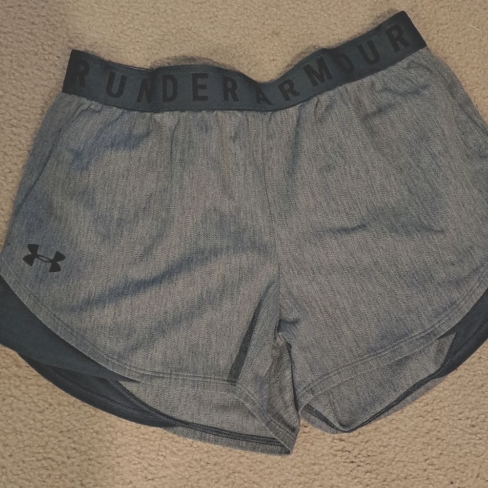 MEDIUM   UNDER ARMOUR PLAY UP SHORTS - Picture 2 of 6